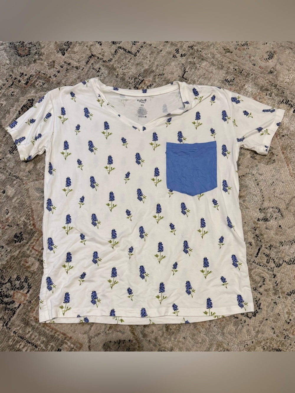 Kyte BABY Women’s V Neck Tee Bundle - Picture 2 of 7